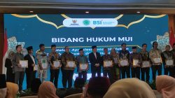 WR III UIN Bukittinggi Edi Rosman Terima Penghargaan Apresiasi Penegakan Hukum dari MUI