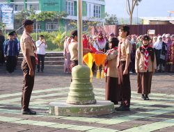 Usai Upacara HUT ke-81 RI, UIN Bukittinggi Tanam Pohon, Teguhkan Komitmen Kampus Hijau dan Berkelanjutan