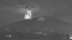 Gunung Marapi Kembali Erupsi, Hujan Abu Vulkanik Guyur Bukittinggi dan Agam