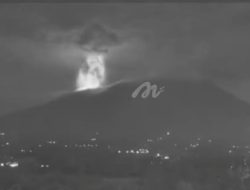 Gunung Marapi Kembali Erupsi, Hujan Abu Vulkanik Guyur Bukittinggi dan Agam